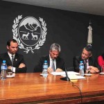 Firma del decreto para la conformación de la Comisión Organizadora