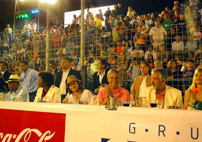 Palco. Sandra Correa, Gobernador de San Luis Claudio Poggi y doctor Alberto Rodríguez Saa