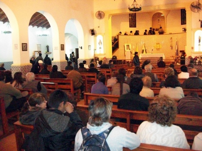 Misa en la Iglesia del Cristo de la Quebrada