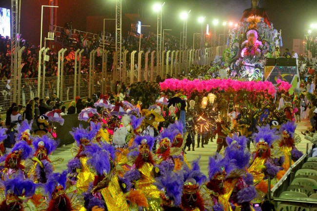 Comparsas en el sambódromo