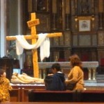 Adoración de la Cruz en la Catedral